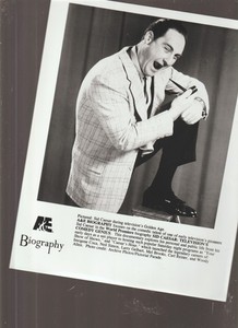 8X10 B&W   PHOTO OF-SID CAESAR