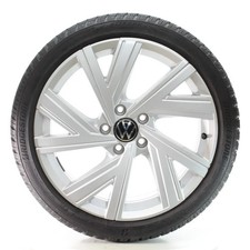 VW Golf VIII CD1 Winterräder Bergamo Bridgestone 225/40R18 92V DOT25 5H0601025AE