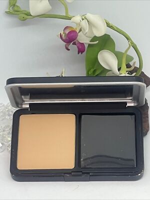 Make Up For Ever Matte Velvet Skin Blurring Powder Foundation - R330 Warm Ivory