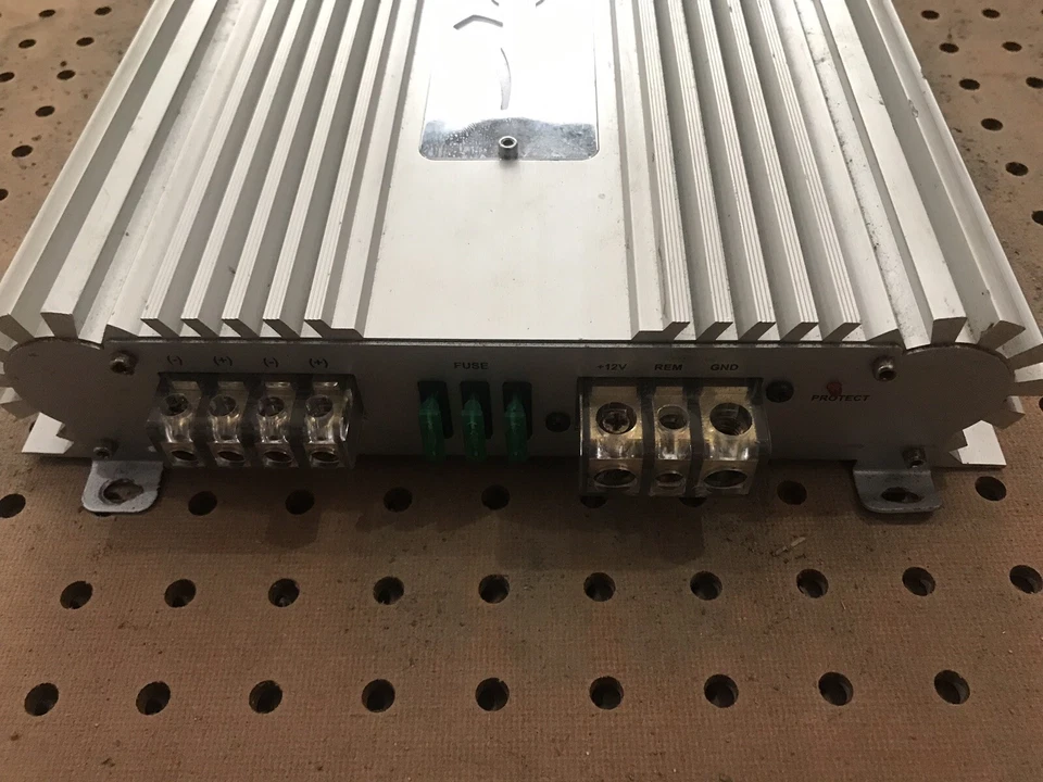 Amplificador estéreo para automóvil raro Old School OZ Audio 700.1 matriz vector amplificador de audio Foto 2 de 4