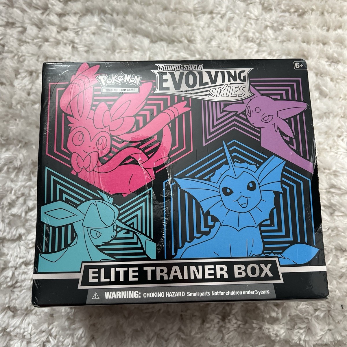 Pokémon EVOLVING SKIES Elite Trainer Box Amazon.com: Pokemon SAS7 Evolving Skies Eliter Trainer Box