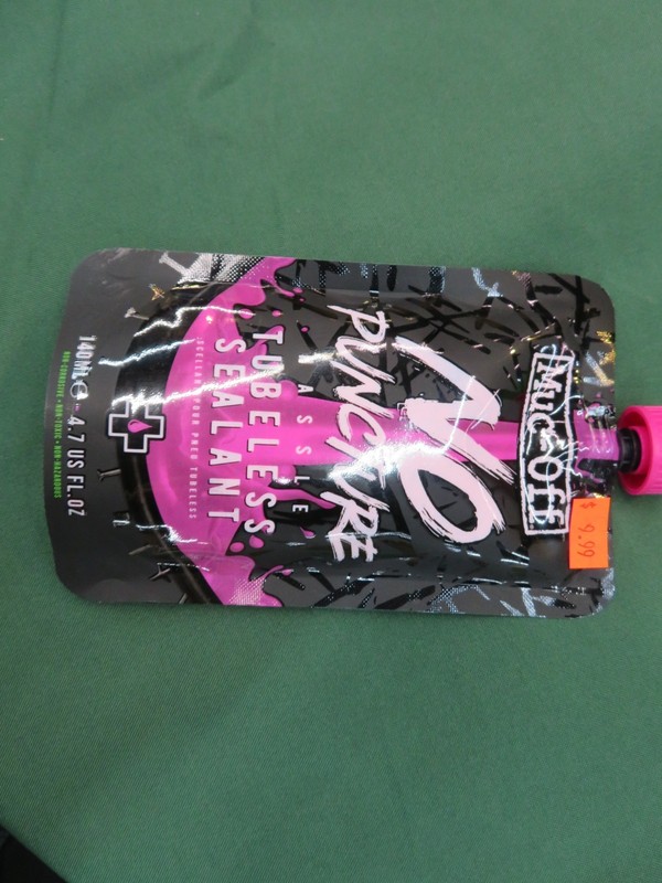 Muc-Off Road And Gravel Tubeless Tire Sealant 140ml