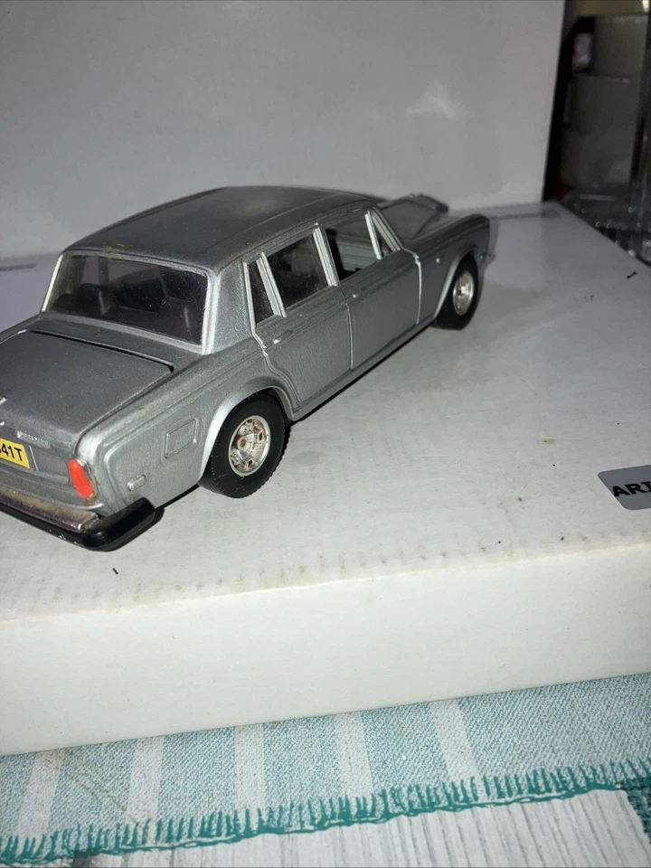 Rolls Royce Silver Shadow Burago 1/24 - Immagine 3 di 4