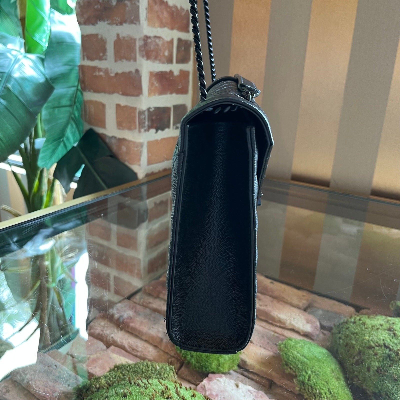 Borsa a tracolla SAINT LAURENT nera su nera grande triquilt monogramma