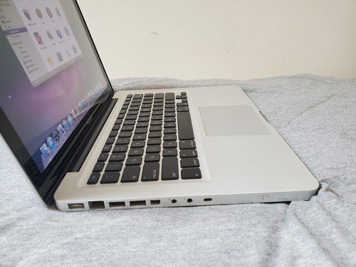 Vintage upgraded 13" MacBook 2008 - 8GB RAM 160GB SSD - PowerPC compatible - Picture 4 of 14