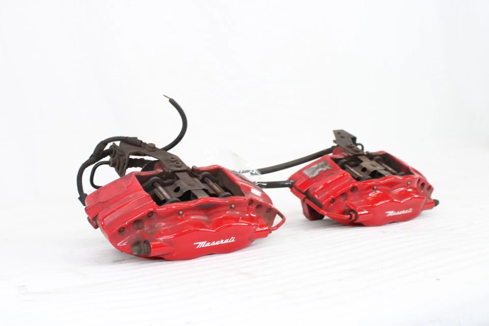 🚀 Pinzas de freno traseras izquierda y derecha Maserati Ghibli SQ4 2014-2017 OEM, P#6780000 Foto 2 de 4