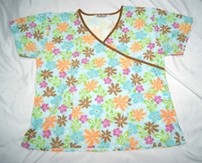 just love scrub top women's large floral pattern 2 pockets light blue w/ brown