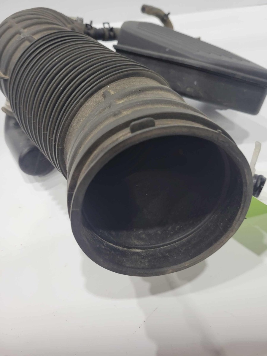 em_s2　BK Amazon.com: Genuine OEM 28130-1D100 Air Intake Hose