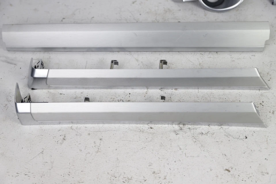 2011-2018 Porsche Cayenne Trim Panel Center Console Door Silver Aluminum Silver - Image 2 of 4