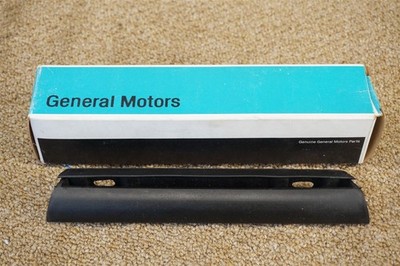 NOS GM 1968-75 Corvette Convertible Soft Top RH Center Rail Weatherstrip 