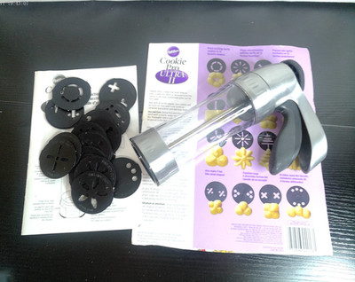 Wilton Cookie Pro Ultra II Soft-Grip Trigger Cookie Press Complete Set