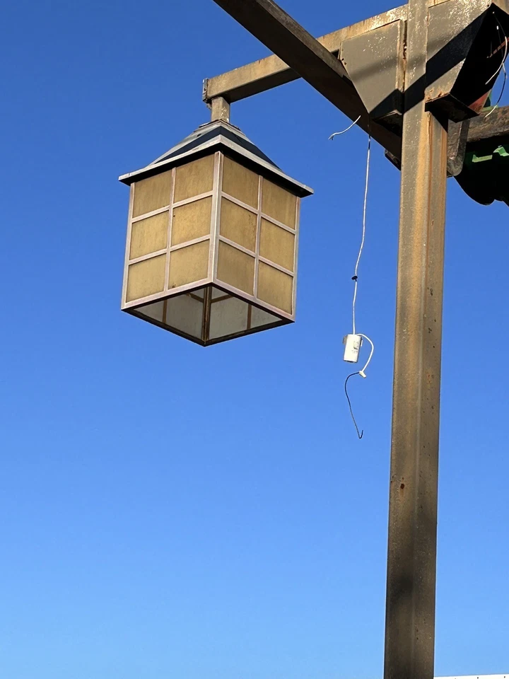 Lámpara de farola grande vintage doble larga John Silver, se puede entregar Foto 4 de 4