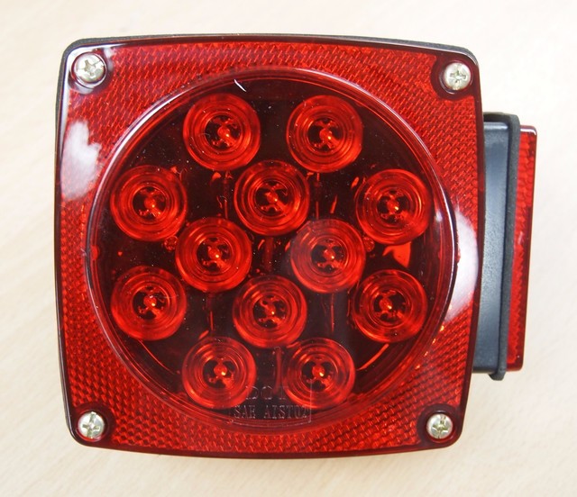12V LED Submersible Trailer Tail Light Replacement Right Curb Side DOT
