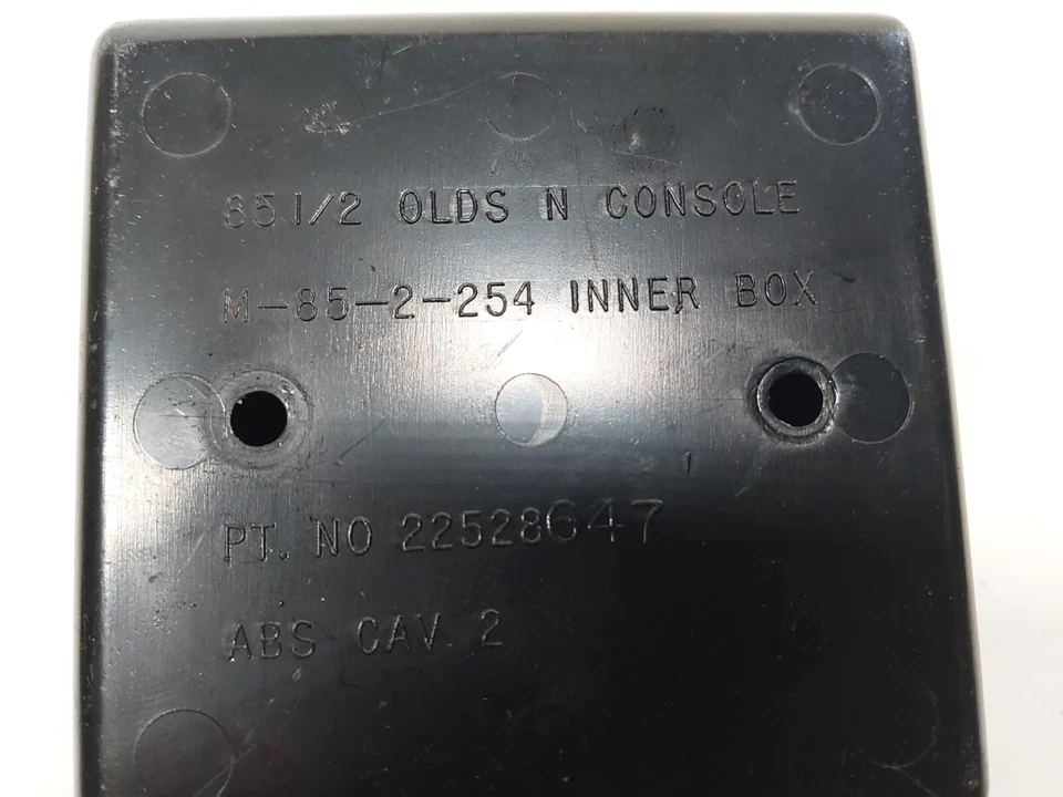 Oldsmobile Cutlass Calais 1985-1991 consola central bandeja caja interior Foto 3 de 3