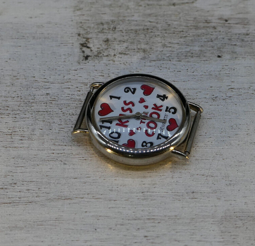 Vintage Dingbats “Kiss the Cook” Analog Quartz Watch~New Batter - Picture 3 of 9
