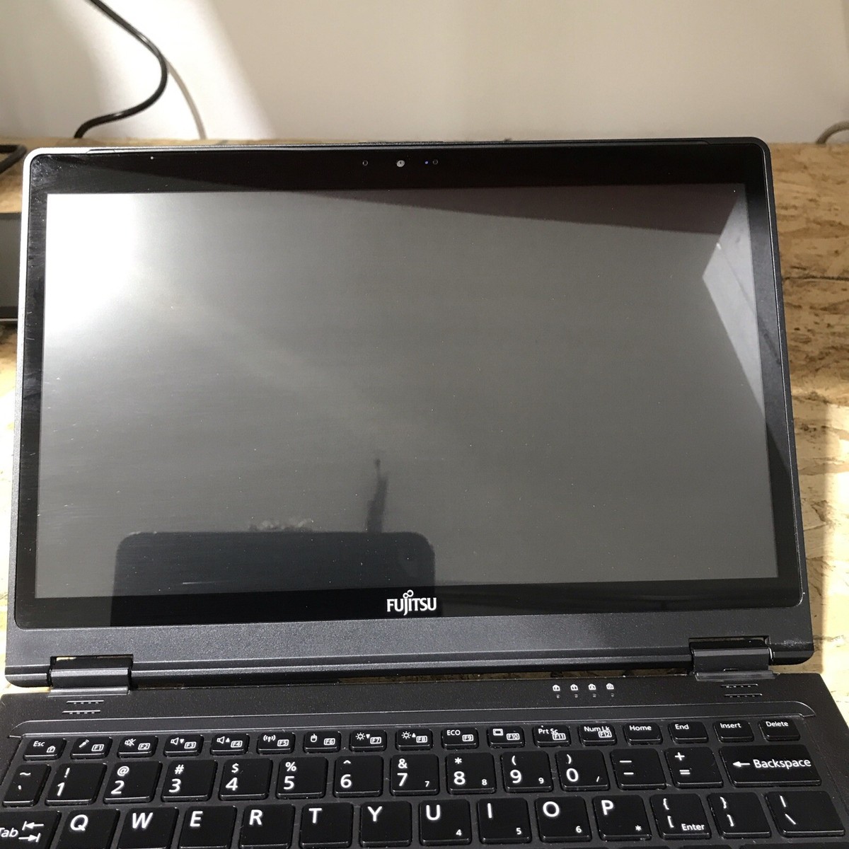 Fujitsu U729X i3 8145U 4 GB DDR4 128GB NVME Win 11 12.5