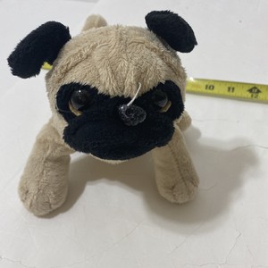 pug en peluche
