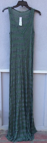 $130 NWT LA Made Brand V Neck Sleeveless Green Horizontal White Maxi Dress 