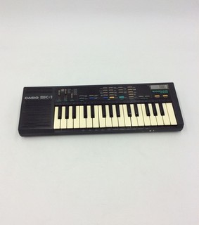 Casio SK 1 80s Vintage 32 Key Sampling Keyboard Synthesizer Parts or Repair