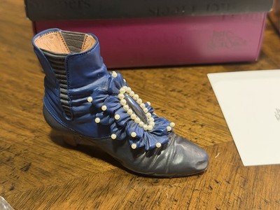 Just the Right Shoe Raine Victorian Ankle Boot 25089 Figurine Willitts Designs