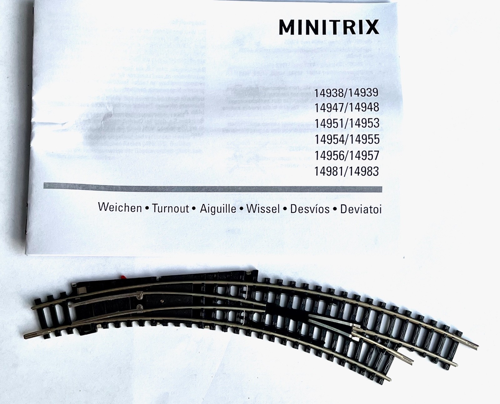 Minitrix 14957 Bogen-Weiche rechts manuell R1 - R2, Spur N Neuware
