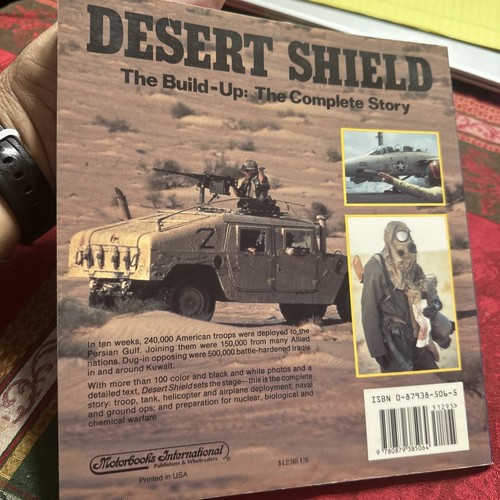 Desert Shield : The Build-Up by Robert F. Dorr (1991, Hardcover) - Picture 2 of 10