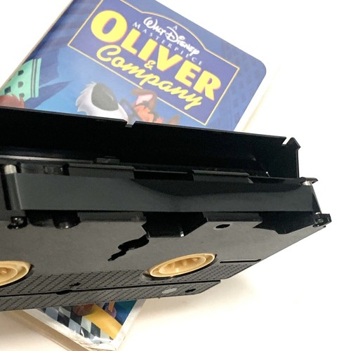 Oliver and Company is one of Disney's best VHS 1996 A Walt Disney Masterpiece - Picture 3 of 5