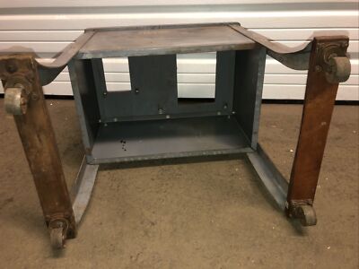 ANCIENNE COUPE VIDE poche sur pied douche en fonte décor à l'antique