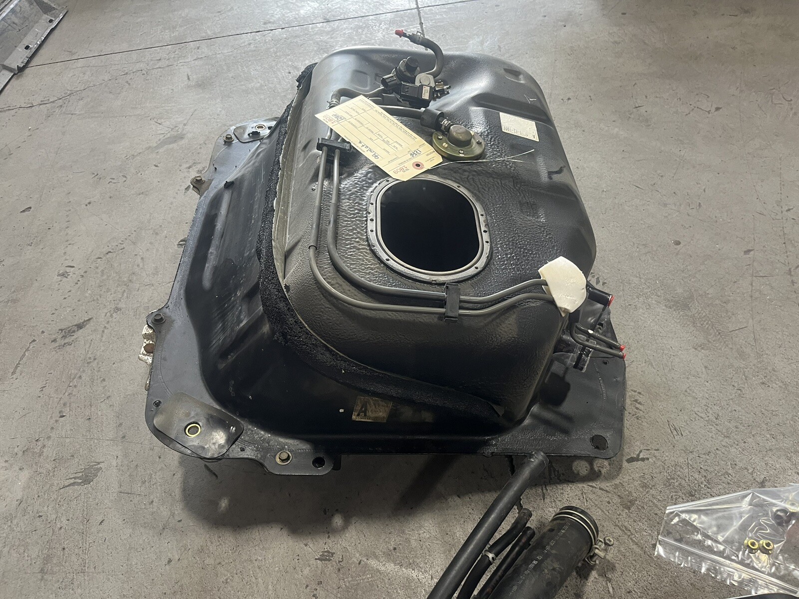 19992000 Mazda Miata Mx5 Oem Fuel Gas Pump Filler Neck Tank Set 1.8L