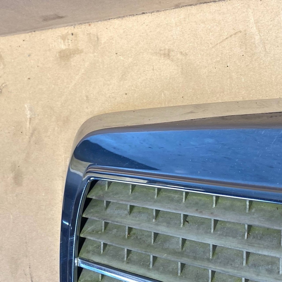 Mercedes-Benz W201 1989 190E Front Hood Chrome Grill Assembly