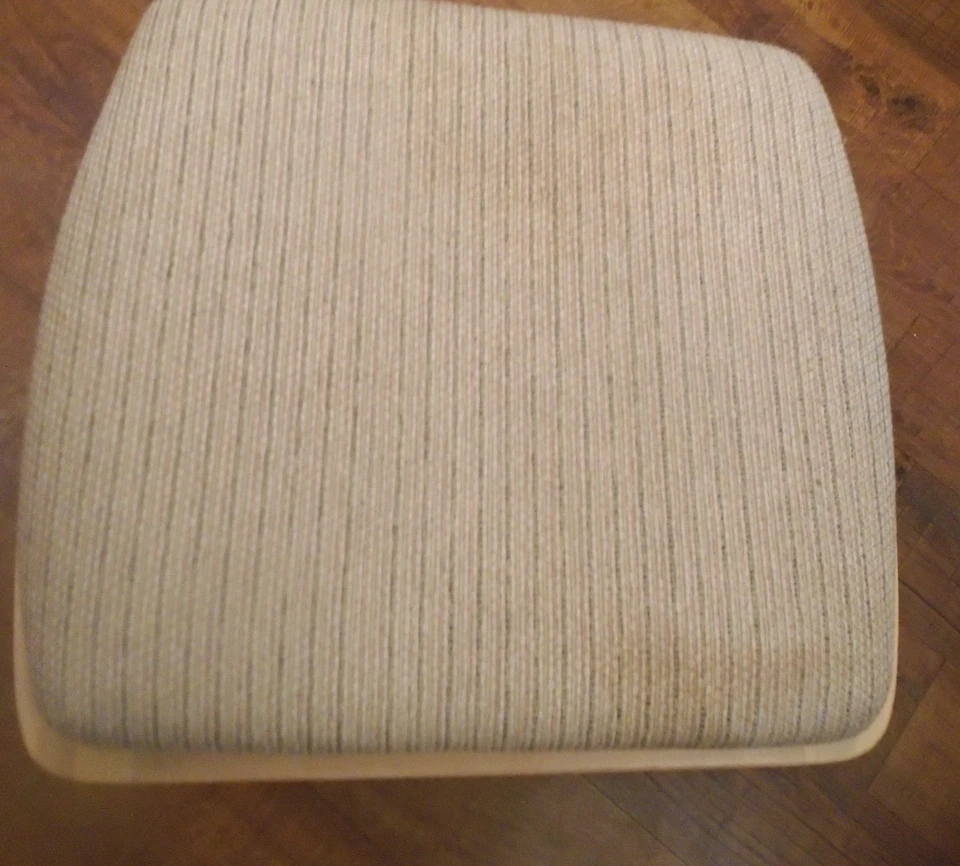 REPOSAPIÉS TAPIZADO BALANCÍN PLANEADOR OTOMANA GUARDERÍA 21 X 20 X 14 HECHO EN CANADÁ Foto 4 de 4