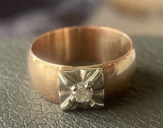 Vintage 18k Solid Gold Thick Classic Wedding Band Ring Sz 9 W/ Diamond Setting
