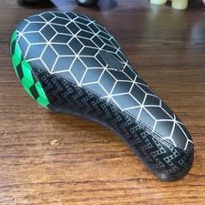 SHADOW CONSPIRACY PENUMBRA PIVOTAL MID BMX SEAT BLACK GREEN UNRELEASED COLOR NEW