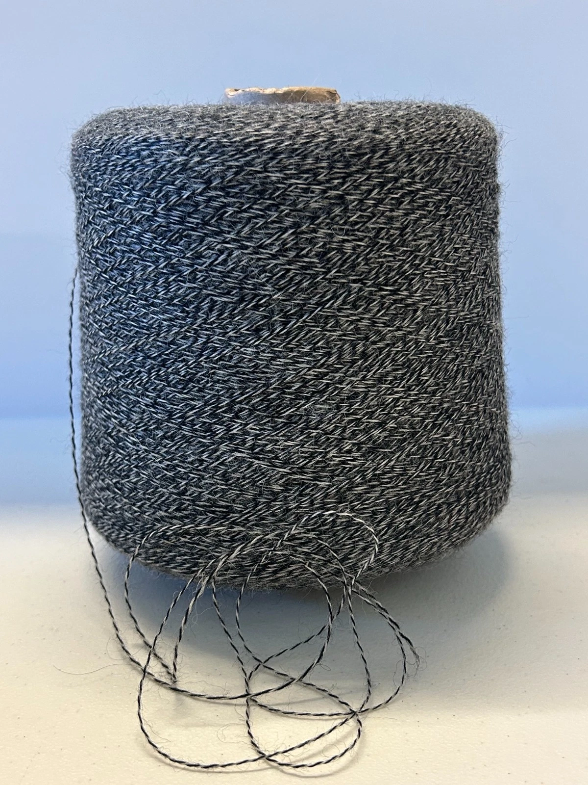 Spool Cone Peruvian PURE SOFT 2/16 #1 Alpaca Yarn 2lb 3oz 1018gr 0023 Grey A image 2