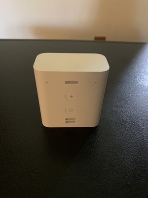 Amazon Echo Flex Plug-in Smart Speaker White C77A68
