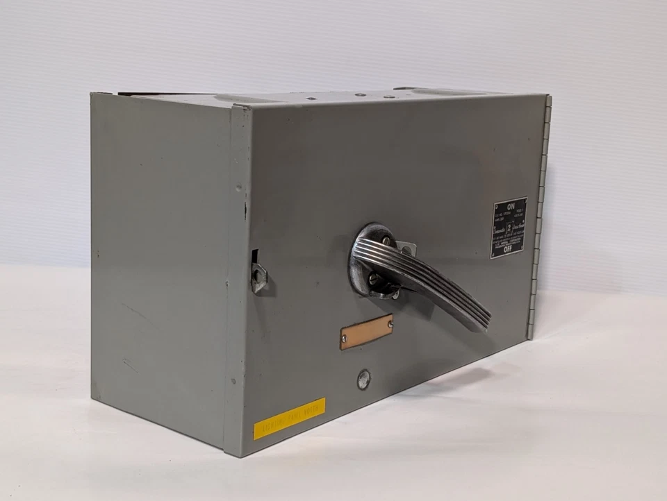 I.T.E. Caja eléctrica Clampmatic Vacu-Break V7F3204, usada, como se muestra Foto 4 de 4