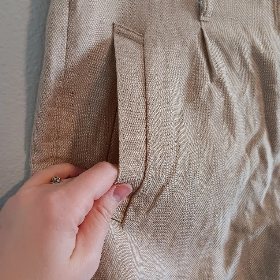 EXPRESS Midi Extreme High Rise Pleated Shorts Women's Size 12 Linen Blend - Image 2 of 4