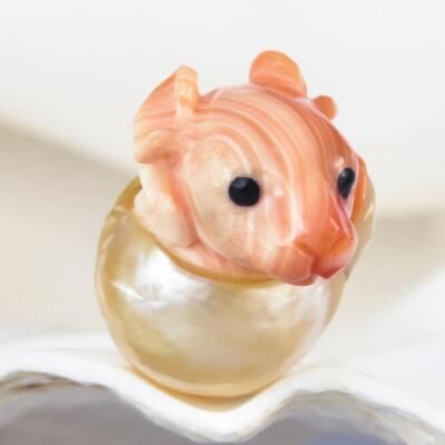 GIANT South Sea Baroque Pearl & Carved Apricot Shell Rat undrilled 7.44 g