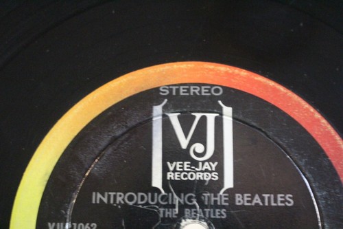 Introducing The Beatles embossed STEREOPHONIC 1964 VJ Lp with Vee Jay Sleeve - Imagen 11 de 20