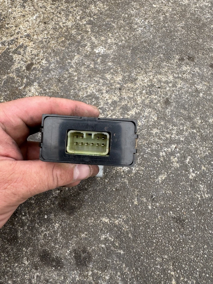 Toyota Land Cruiser FZJ80 HDJ80 4 Wheel Drive Computer Control Relay 89533 60020 - Image 2 of 2