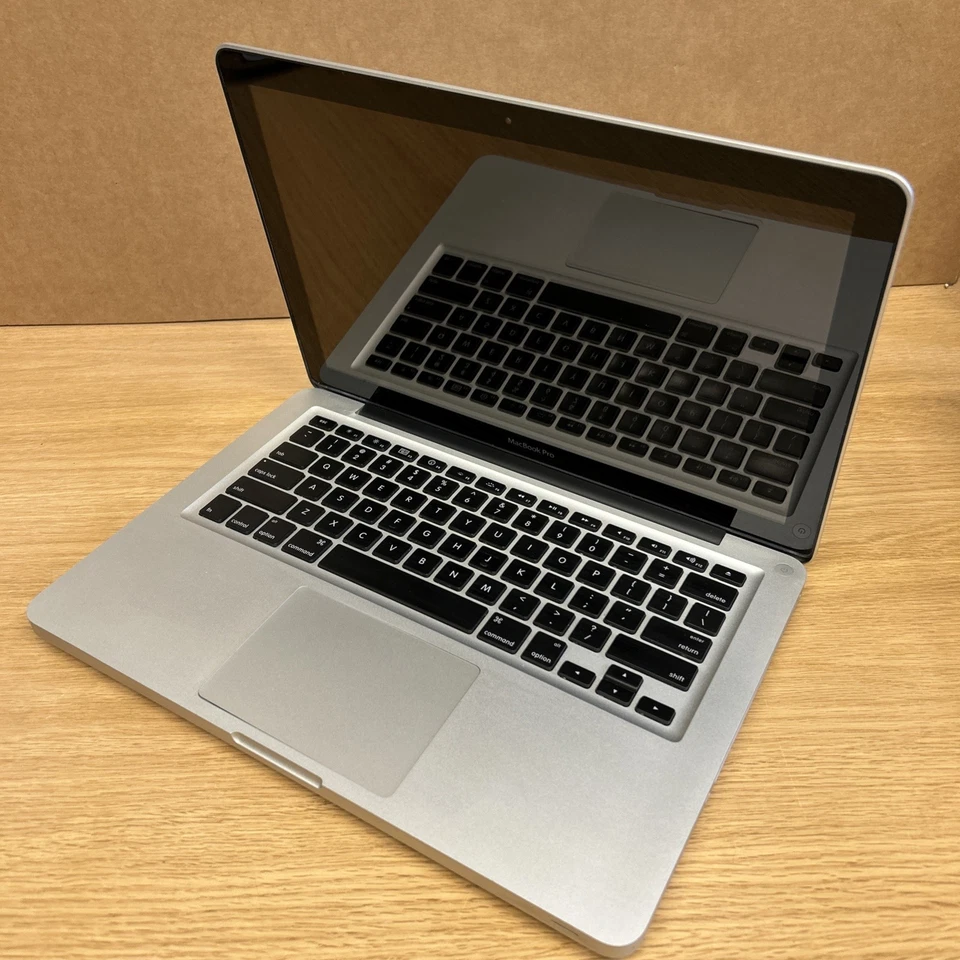 Apple Macbook Pro 13 inch Laptop-(A1278,2010) Core 2 Duo 2.4 Parts or repair - Image 4 of 4
