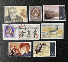 Lot de 8 timbres de Norvège années diverses - encore sur fragments - Z3