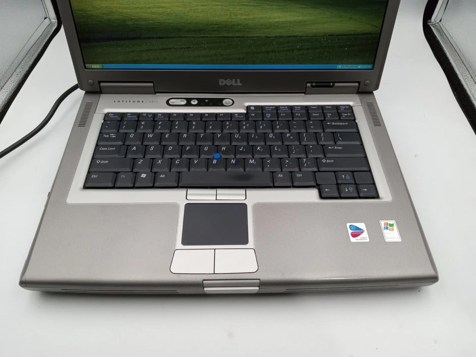 Dell Latitude D810 Intel Pentium M 1.73GHz 1GB RAM 60GB HDD Windows XP -RR - Image 2 of 4
