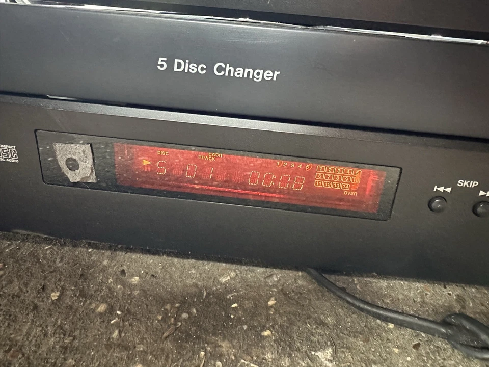 Tascam CD-355 - 5 Disc MP3 Changer/player p - Image 3 of 4