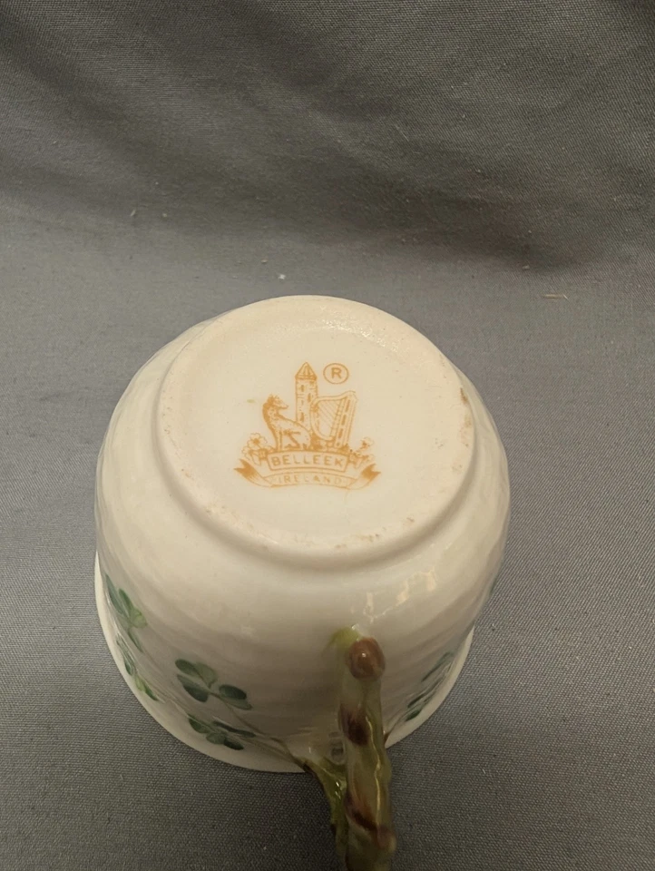 Belleek винтажный фарфора трилистник чайная чашка 7 золотой знак - Изображение 3 из 3