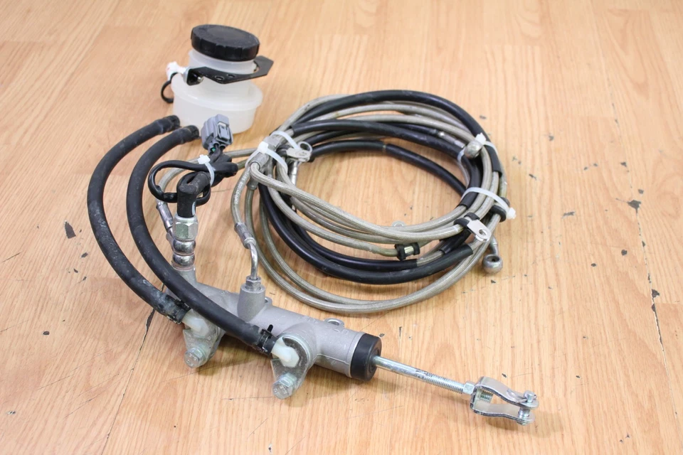 CFMOTO Z FORCE 950 2022 deportivo dirección asistida eléctrica cilindro maestro de freno depósito y líneas Foto 2 de 4