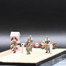 1/72 German checkpoint scene model 4 soldiers 1 motorcycle
