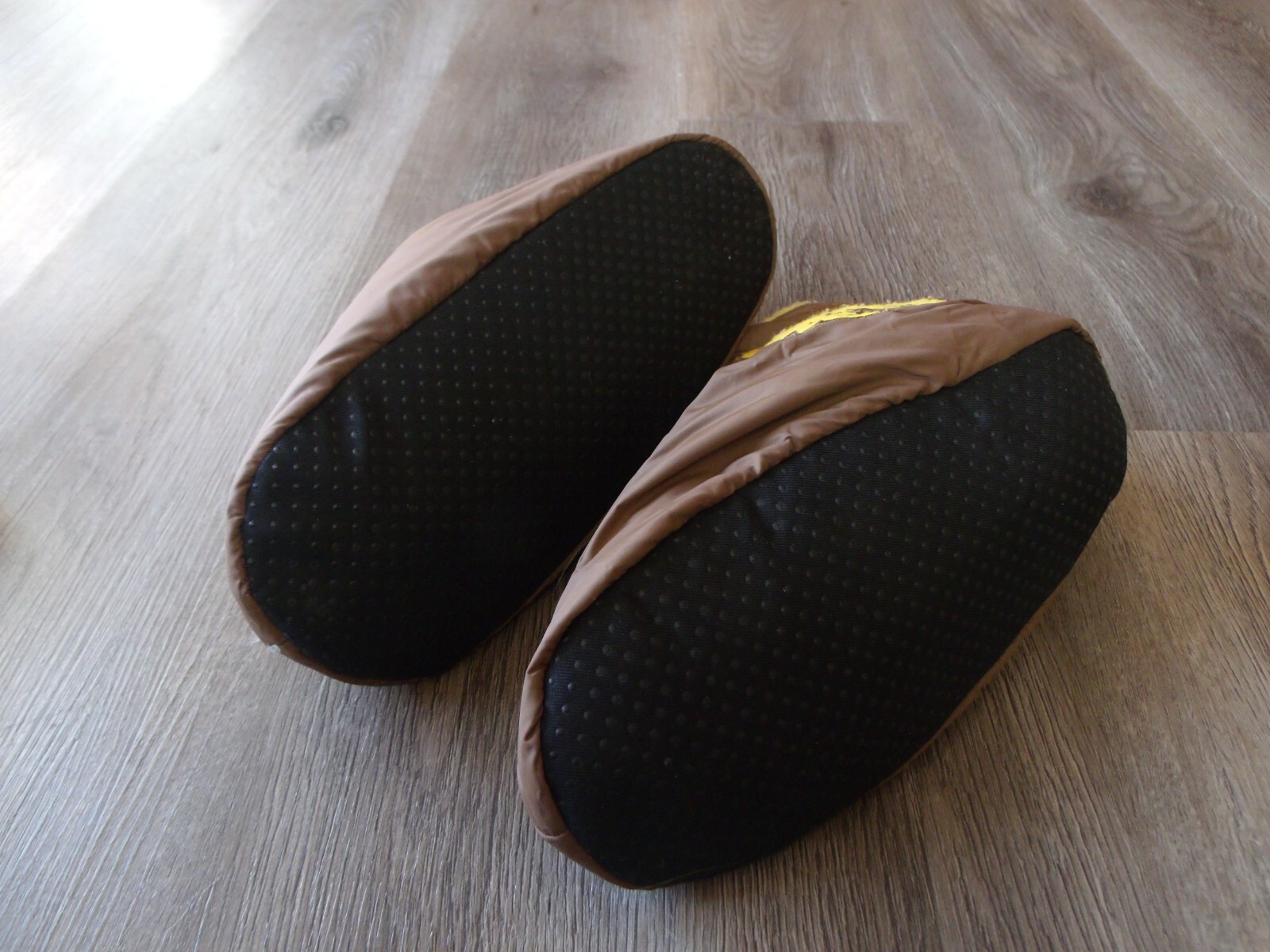 PANTOFOLA D’ORO PANTOFOLE DA COLLEZIONE UNIVERSITY OF WYOMING MARRONE ORO TAGLIA LARGE