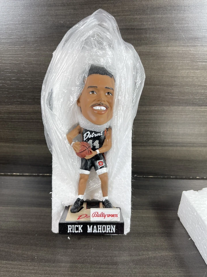 Rick Mahorn Bobblehead Detroit Pistons Legends Bobblehead Bad Boys SGA 26/12/23 Foto 3 de 3
