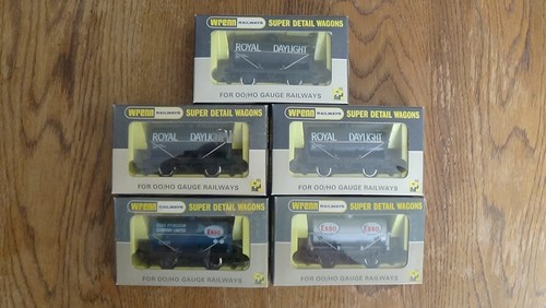 5 vagones de gasolina WRENN OO. 1 W5039 Esso, 1 W 5042 Esso, 3 W5062 Royal Daylight. | Zustand: New